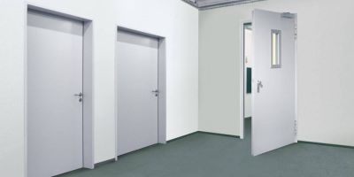 Doppelwandige, wärmegedämmte Stahltüren bieten effektiven Schutz.